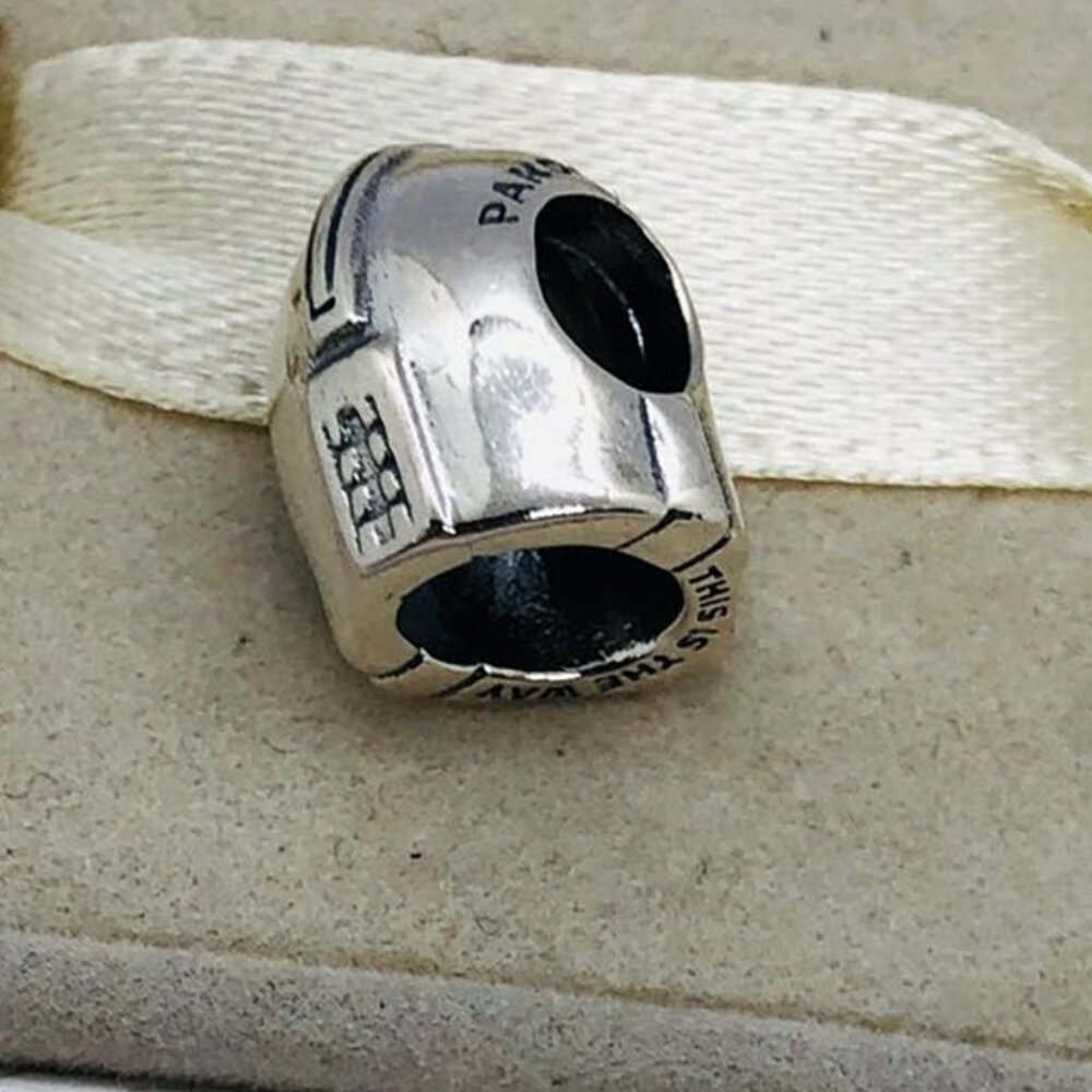 ✨✨ Pandora The Mandalorian Helmet Charm - Picture 3 of 6
